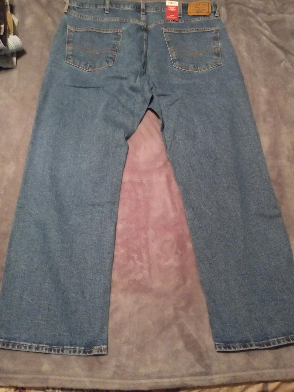 Signature by Levi Strauss Men's Relaxed Jeans - Indigo Blue with Gold Stitching